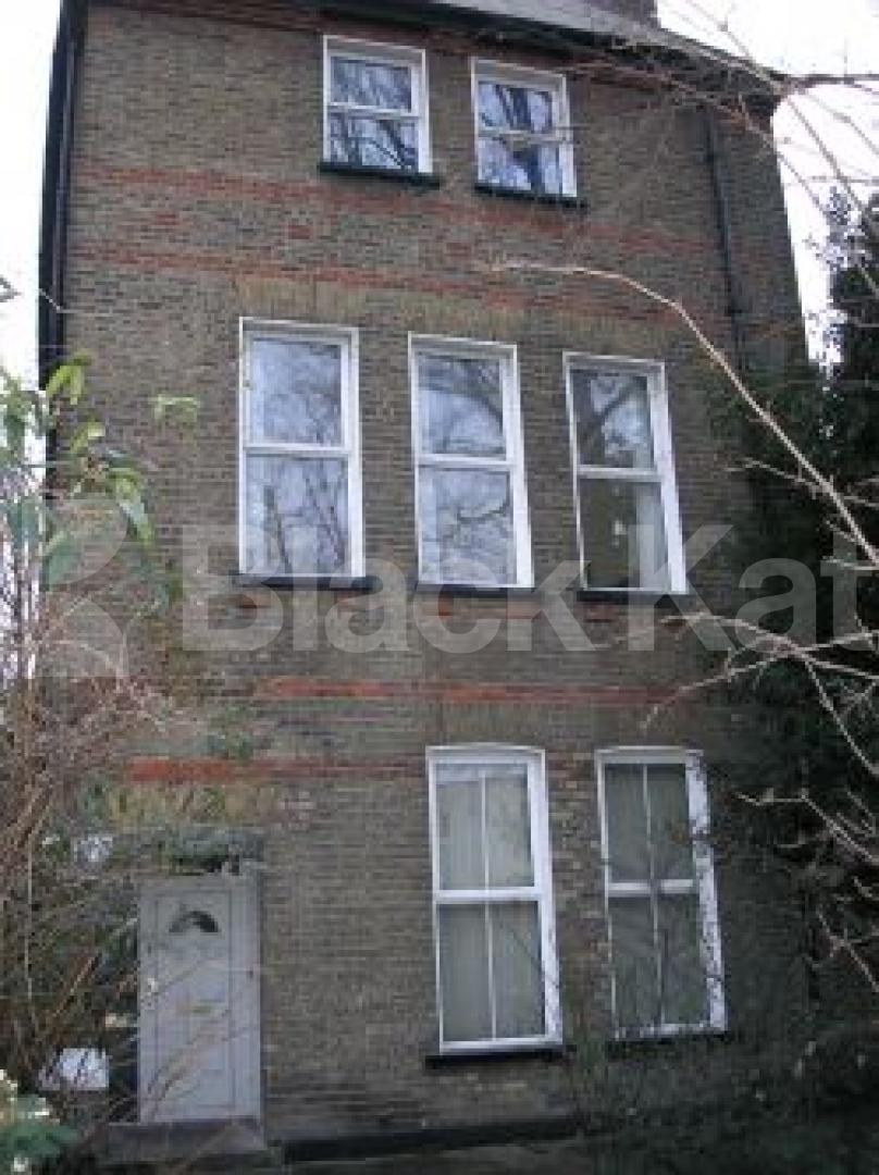 			Reduced Price, 1 Bedroom, 1 bath, 1 reception House			 Carleton Road, TUFNELL PARK N7